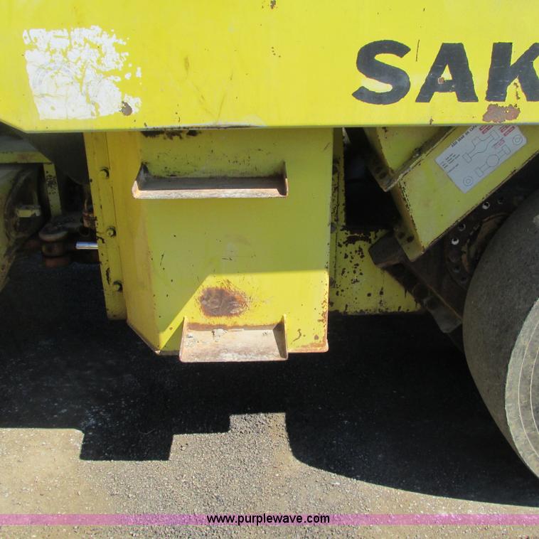 image for item L5287 Sakai TW100 vibratory single drum roller