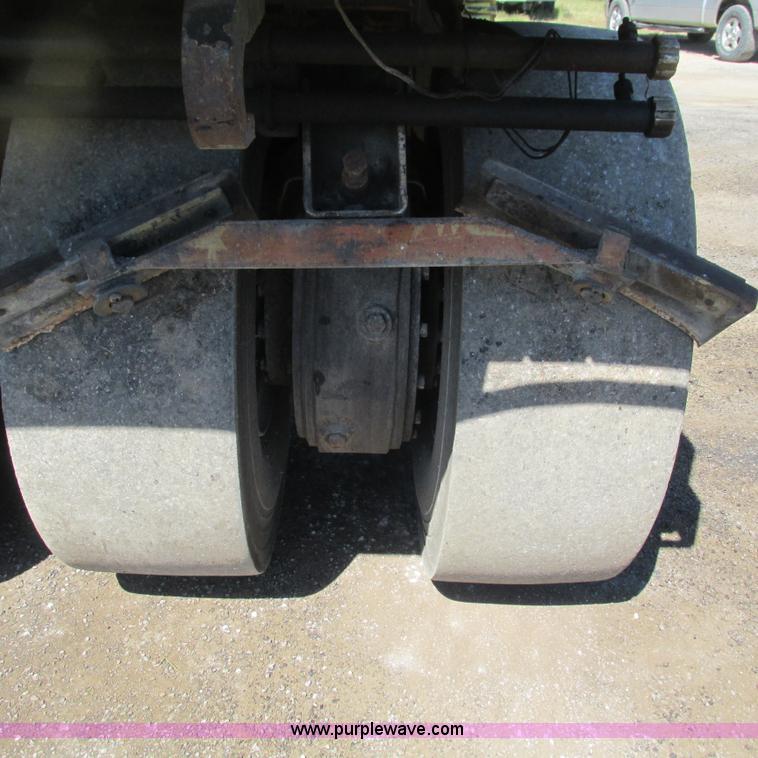 image for item L5287 Sakai TW100 vibratory single drum roller