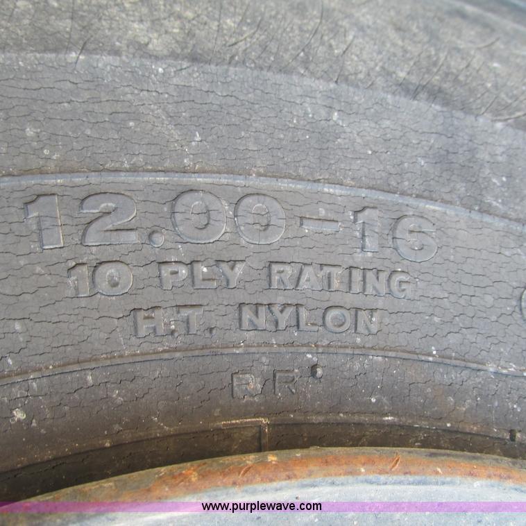 image for item L5287 Sakai TW100 vibratory single drum roller