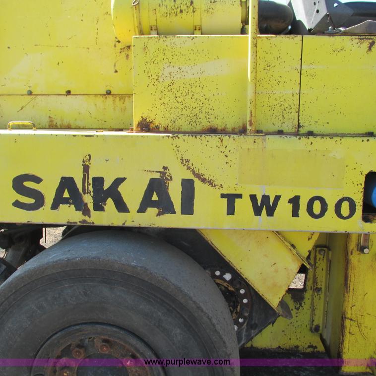 image for item L5287 Sakai TW100 vibratory single drum roller