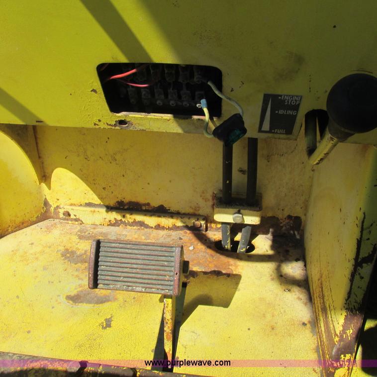 image for item L5287 Sakai TW100 vibratory single drum roller