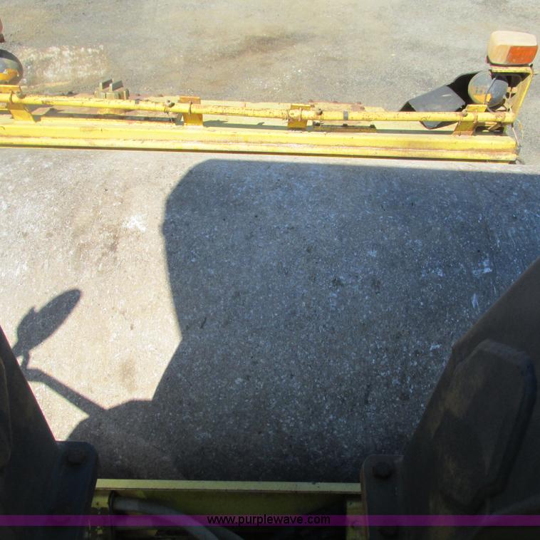 image for item L5287 Sakai TW100 vibratory single drum roller