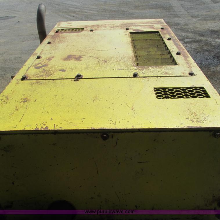 image for item L5287 Sakai TW100 vibratory single drum roller