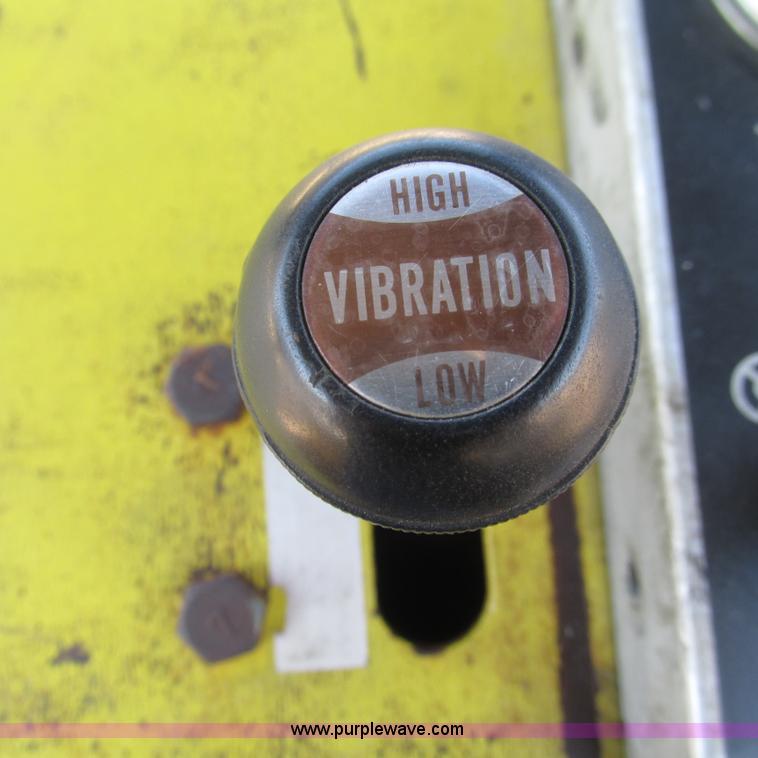 image for item L5287 Sakai TW100 vibratory single drum roller