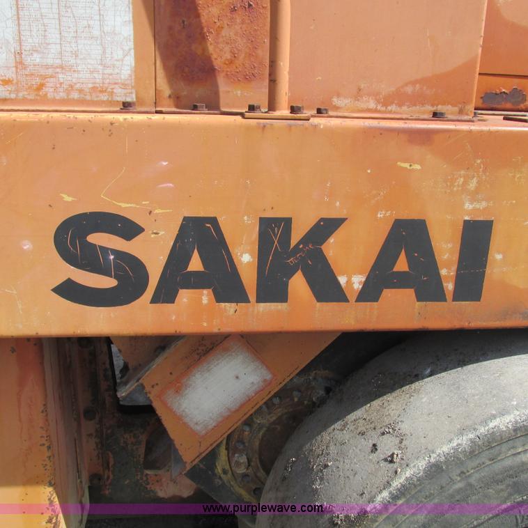 image for item L5293 Sakai TW100 vibratory single drum roller