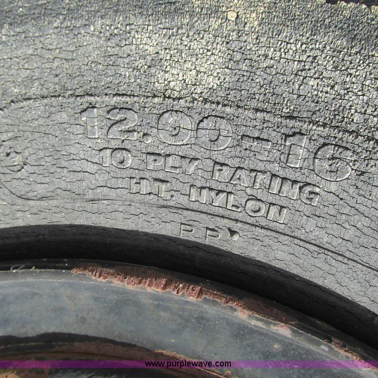 image for item L5293 Sakai TW100 vibratory single drum roller