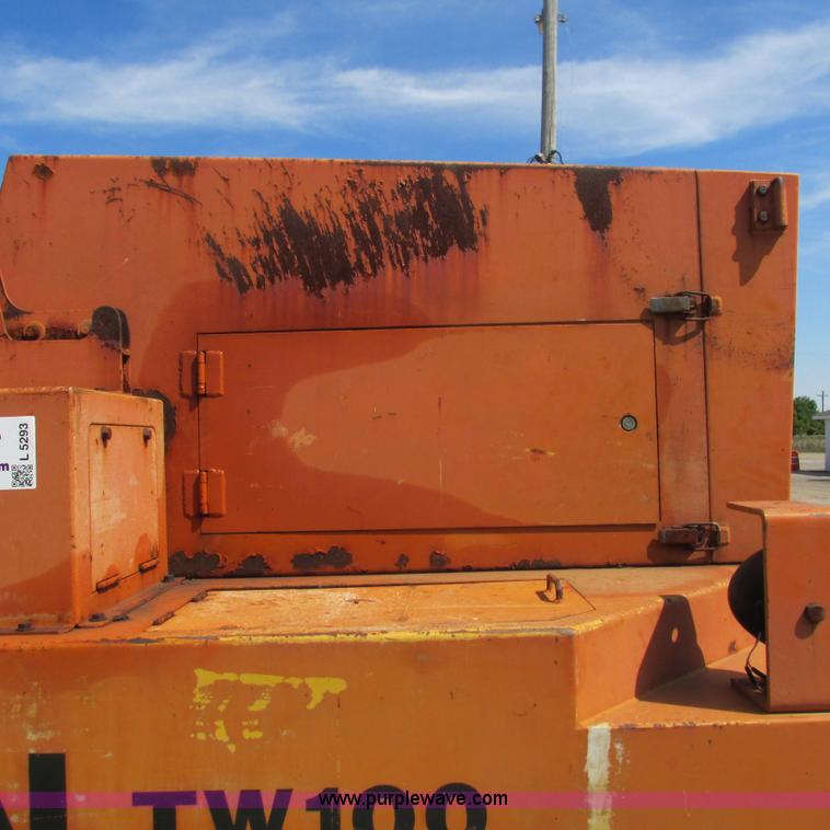 image for item L5293 Sakai TW100 vibratory single drum roller