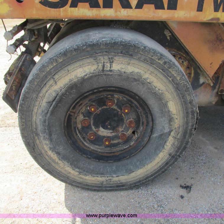 image for item L5293 Sakai TW100 vibratory single drum roller