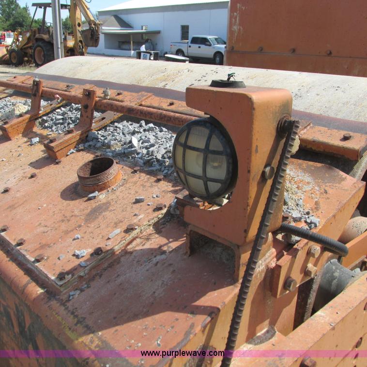 image for item L5293 Sakai TW100 vibratory single drum roller