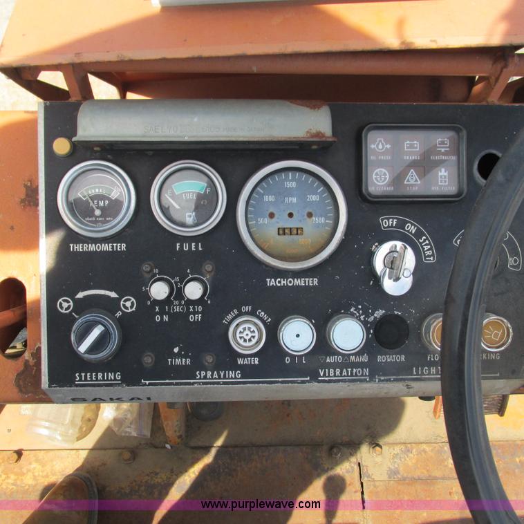 image for item L5293 Sakai TW100 vibratory single drum roller