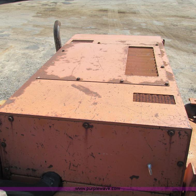 image for item L5293 Sakai TW100 vibratory single drum roller