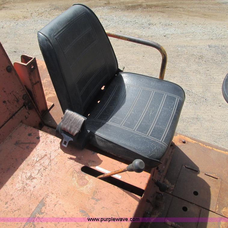 image for item L5293 Sakai TW100 vibratory single drum roller