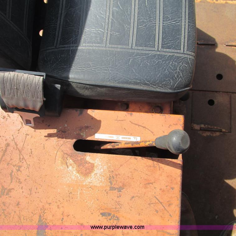 image for item L5293 Sakai TW100 vibratory single drum roller