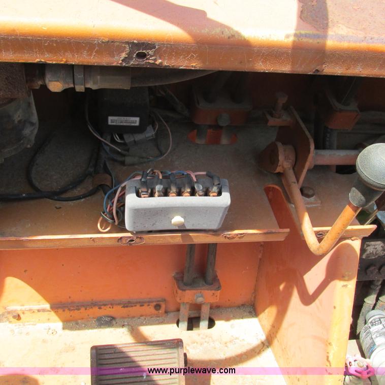 image for item L5293 Sakai TW100 vibratory single drum roller