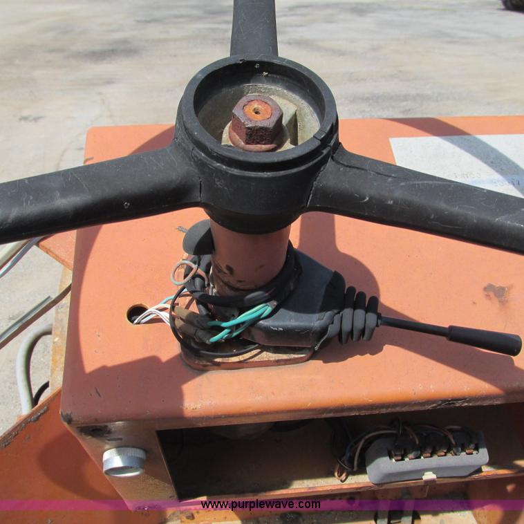 image for item L5293 Sakai TW100 vibratory single drum roller