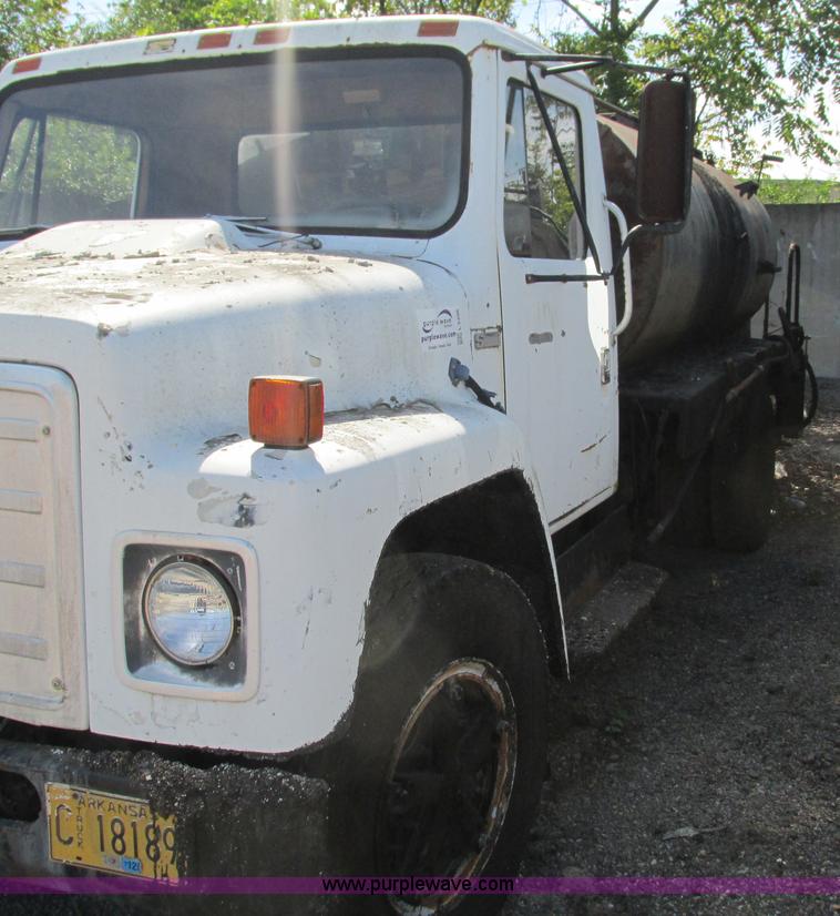 image for item L5296 1981 International oil distribution truck