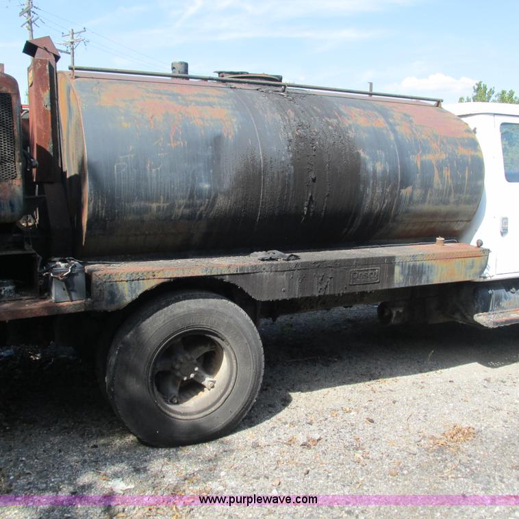 image for item L5296 1981 International oil distribution truck