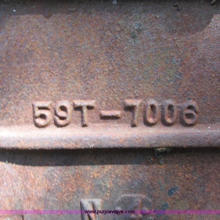 image for item L5296 1981 International oil distribution truck