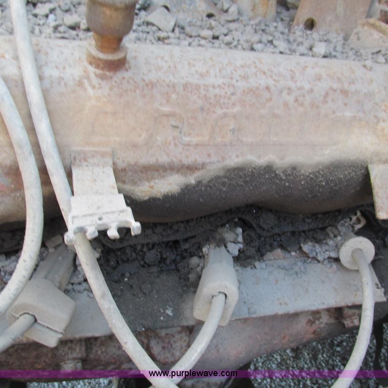 image for item L5296 1981 International oil distribution truck