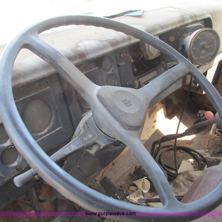 image for item L5296 1981 International oil distribution truck