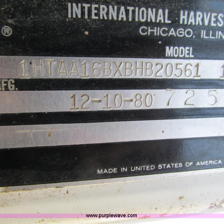 image for item L5296 1981 International oil distribution truck