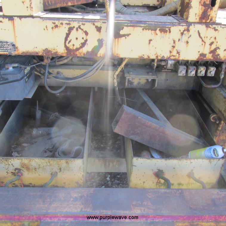 image for item L5298 Blaw Knox RW38 paver