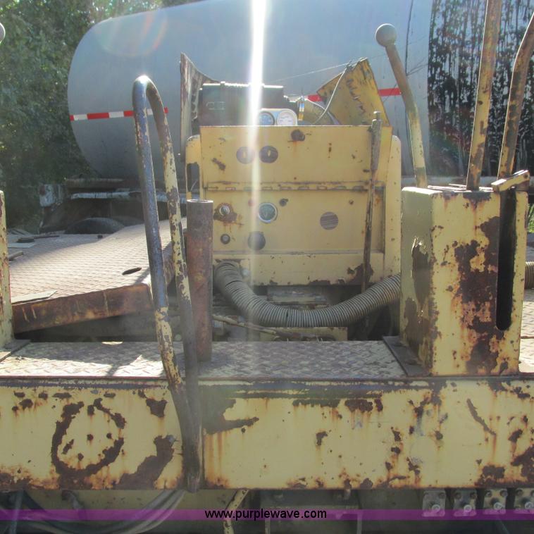 image for item L5298 Blaw Knox RW38 paver