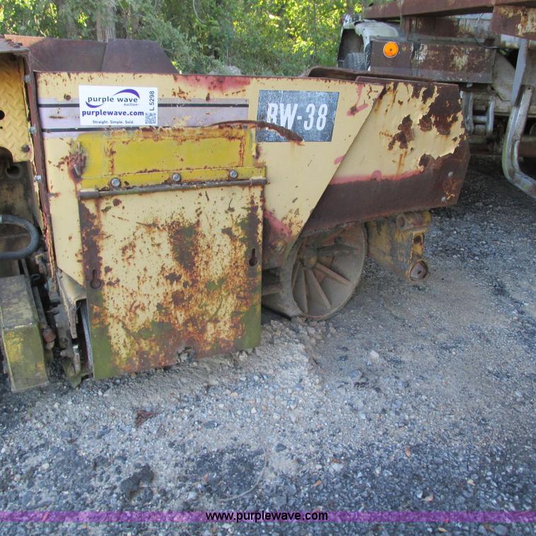 image for item L5298 Blaw Knox RW38 paver
