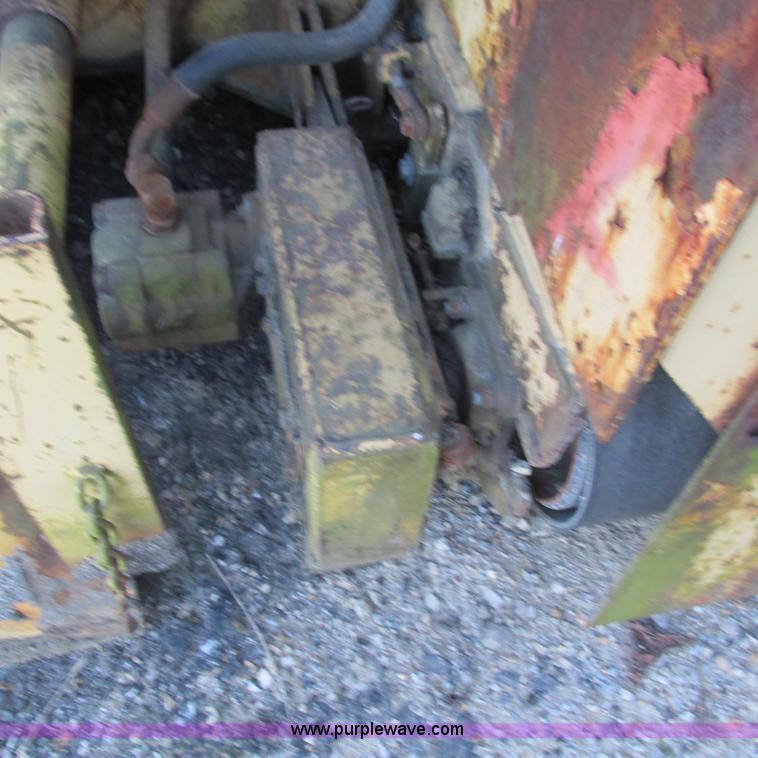 image for item L5298 Blaw Knox RW38 paver