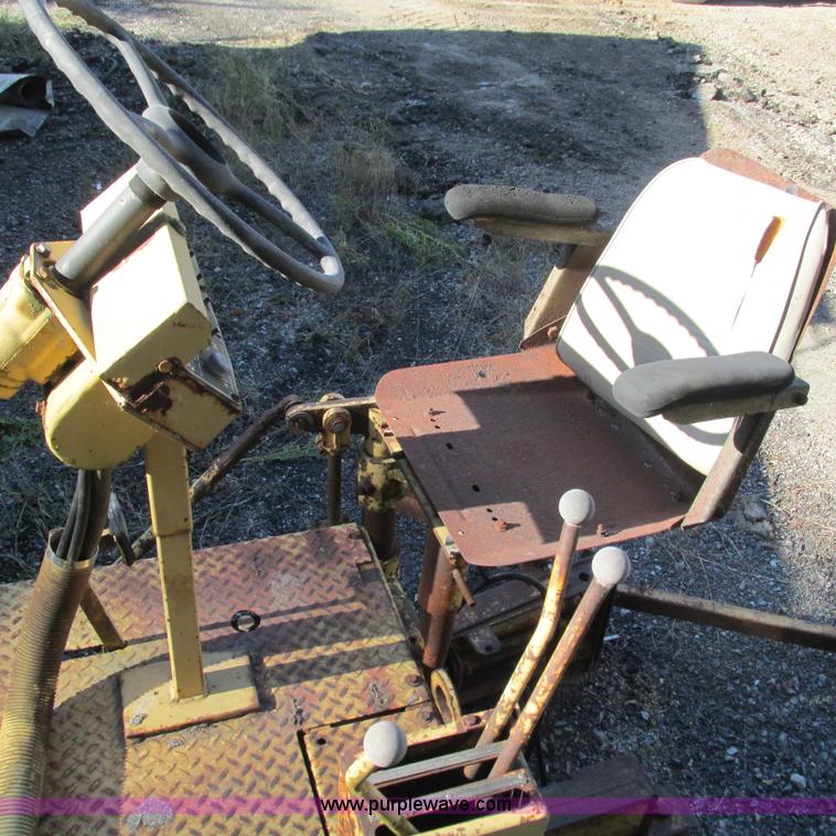 image for item L5298 Blaw Knox RW38 paver