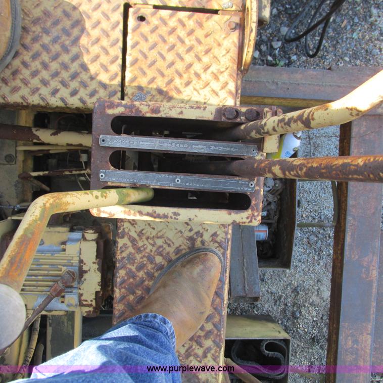 image for item L5298 Blaw Knox RW38 paver