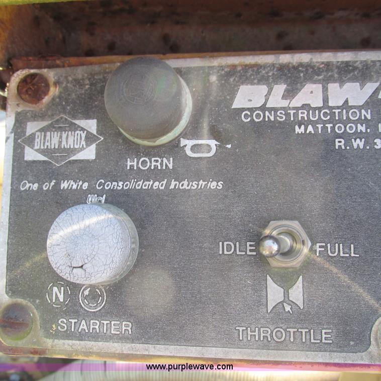 image for item L5298 Blaw Knox RW38 paver