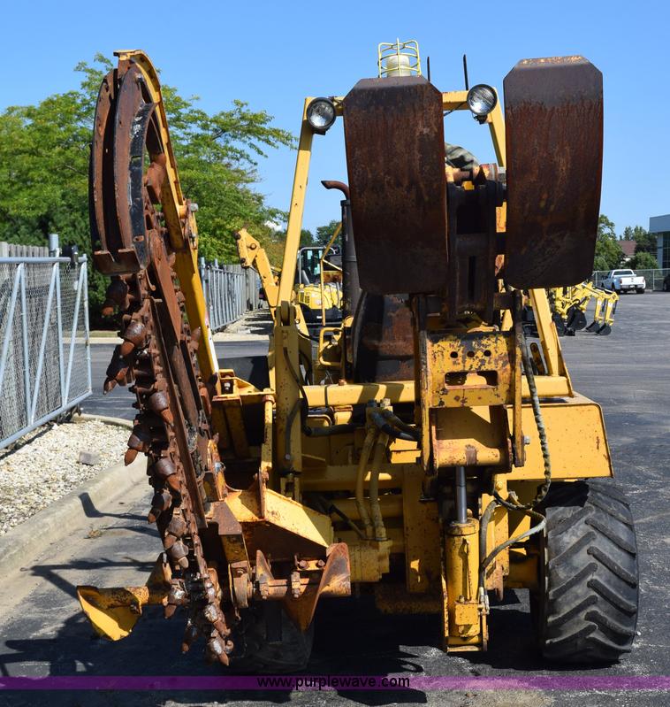 image for item L5900 1995 Vermeer V4150 trencher