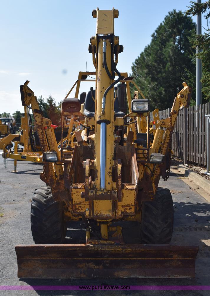 image for item L5900 1995 Vermeer V4150 trencher