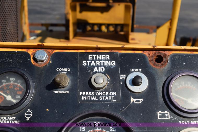 image for item L5900 1995 Vermeer V4150 trencher