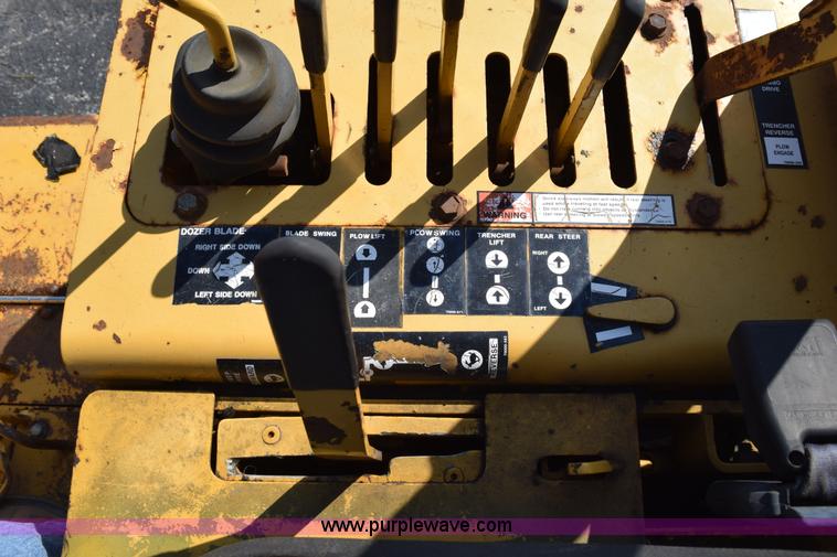 image for item L5900 1995 Vermeer V4150 trencher