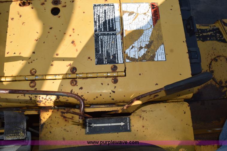 image for item L5900 1995 Vermeer V4150 trencher