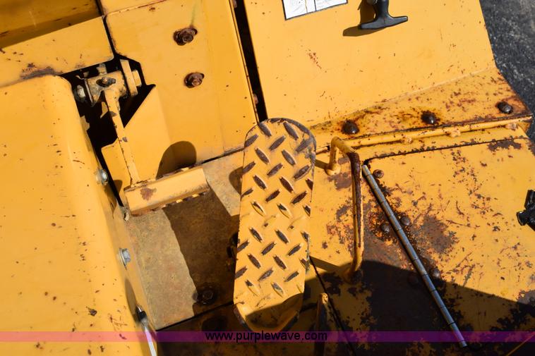 image for item L5900 1995 Vermeer V4150 trencher