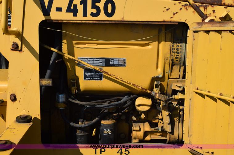 image for item L5900 1995 Vermeer V4150 trencher