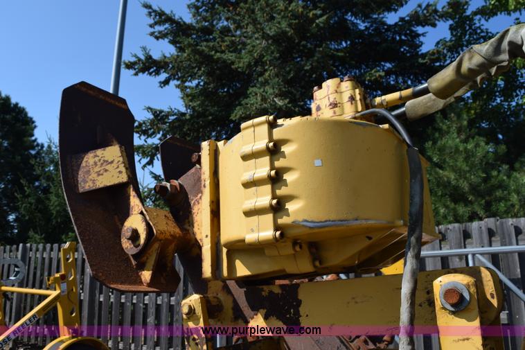 image for item L5900 1995 Vermeer V4150 trencher