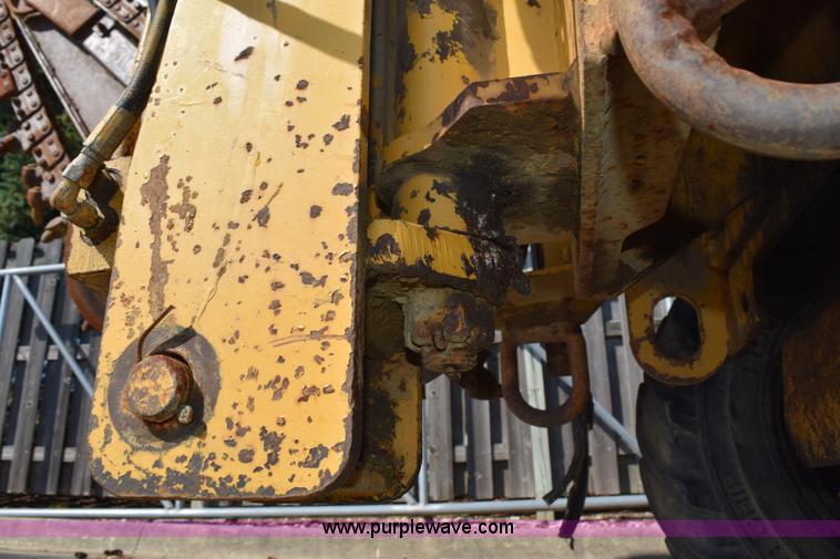 image for item L5900 1995 Vermeer V4150 trencher