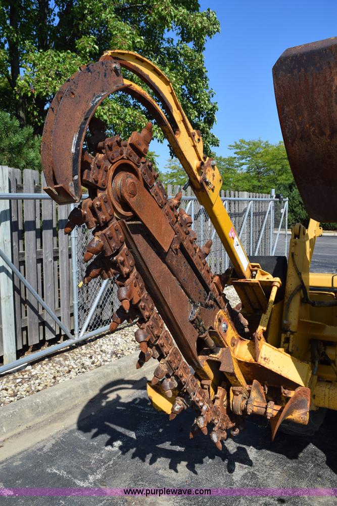 image for item L5900 1995 Vermeer V4150 trencher