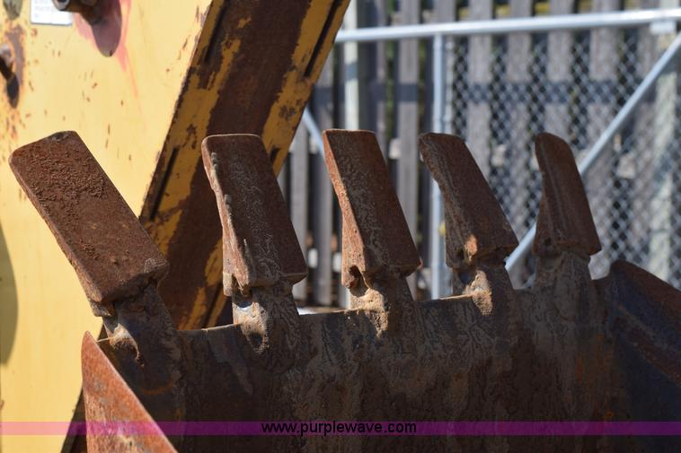 image for item L5900 1995 Vermeer V4150 trencher