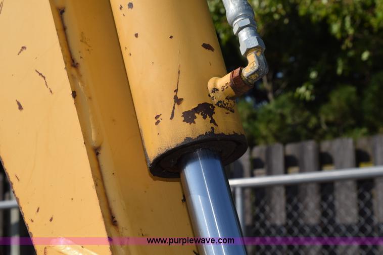 image for item L5900 1995 Vermeer V4150 trencher