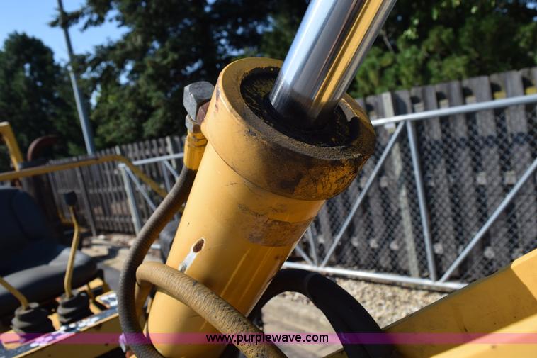 image for item L5900 1995 Vermeer V4150 trencher