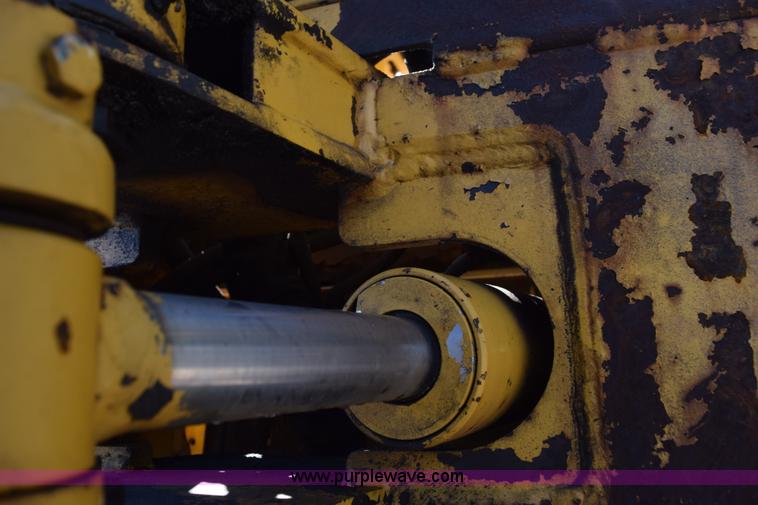 image for item L5900 1995 Vermeer V4150 trencher