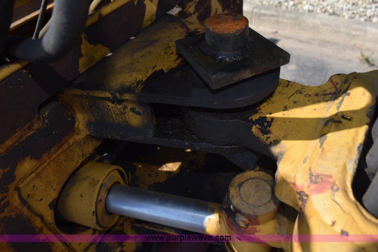 image for item L5900 1995 Vermeer V4150 trencher