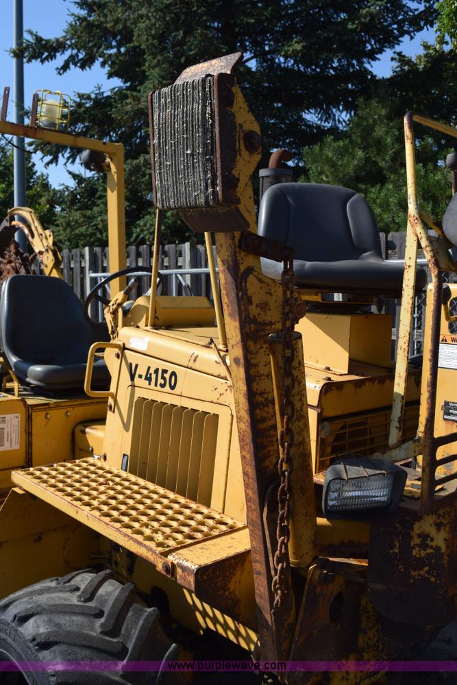image for item L5900 1995 Vermeer V4150 trencher