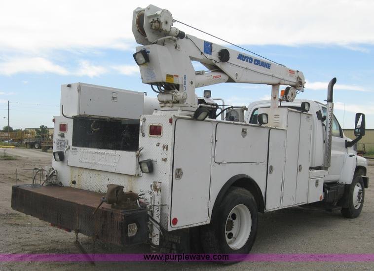 image for item L6317 2004 Chevrolet C7500 service truck with crane