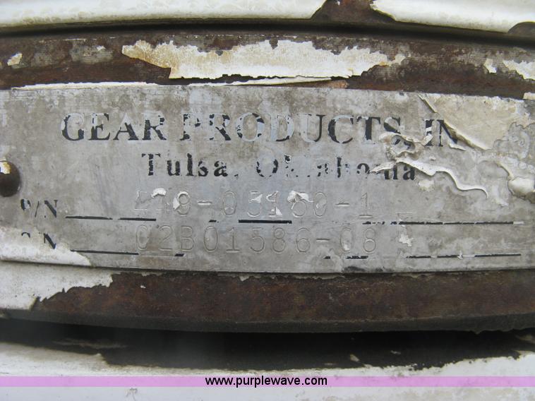 image for item L6317 2004 Chevrolet C7500 service truck with crane